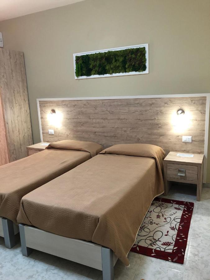 Hotel Centrale 콰르투 산텔레나 외부 사진