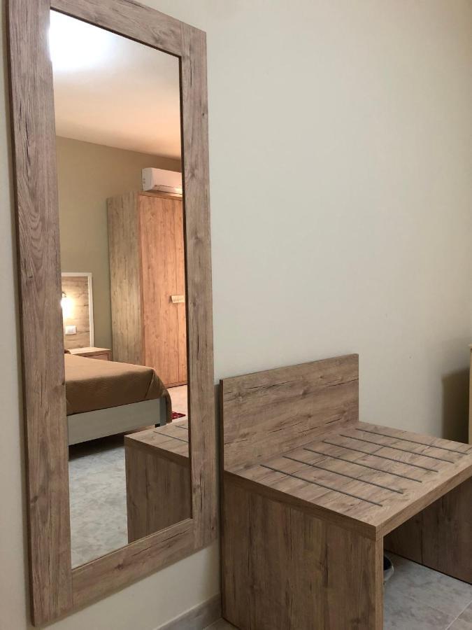 Hotel Centrale 콰르투 산텔레나 외부 사진