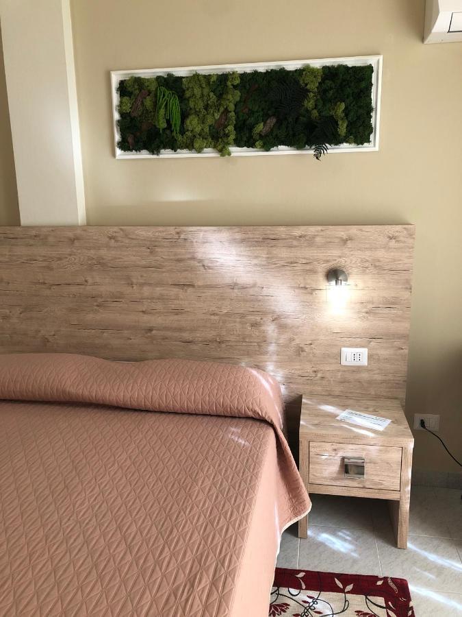 Hotel Centrale 콰르투 산텔레나 외부 사진