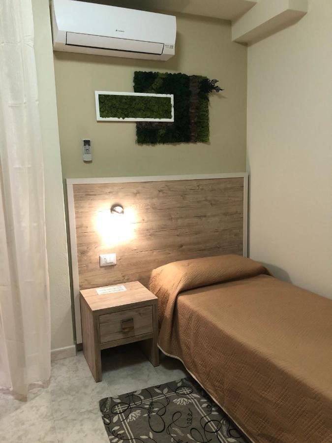 Hotel Centrale 콰르투 산텔레나 외부 사진